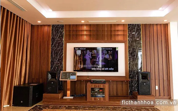 Garden villa có dàn karaoke hiện đại